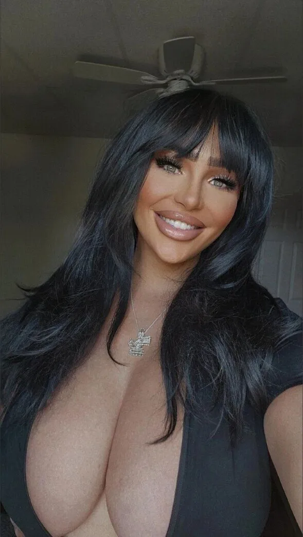 BG LIVE STREAM RN!🎁 SAY HI!